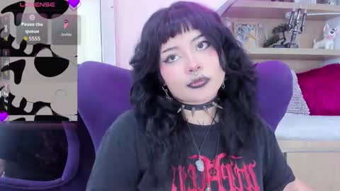 Mia online show from January 5, 2026, 5:27 pm