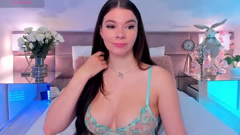 Mia online show from April 9, 2026, 7:41 pm