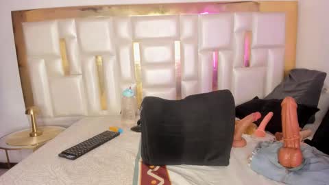 Snapshot of miaaxxx_ chatting on November 7, 2025, 3:06 am Mia online show from November 7, 2025, 3:06 am