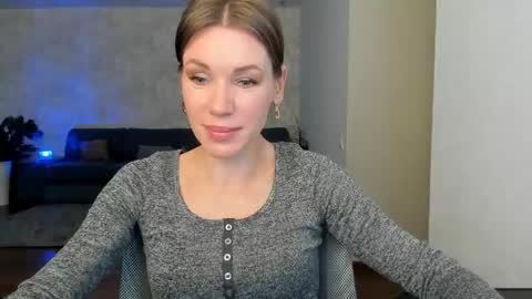 Mia online show from May 11, 2026, 4:40 am