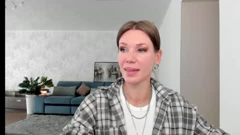 Mia online show from May 22, 2026, 5:03 am