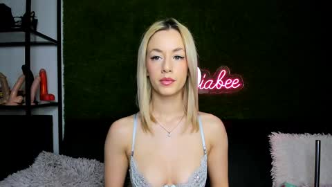 MiaBeeX online show from May 23, 2026, 11:25 am
