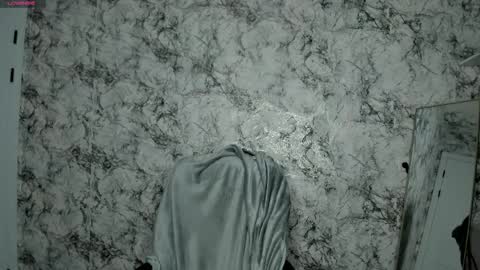 Mia online show from April 1, 2026, 6:38 pm