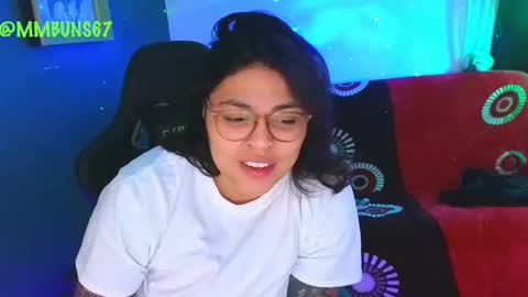 Mia online show from October 2, 2025, 2:07 am