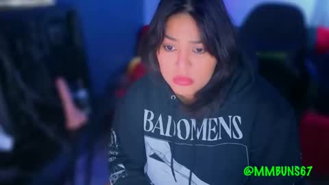 Mia online show from November 18, 2025, 12:49 am