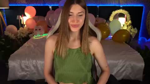 Snapshot of miacarterrs chatting on July 2, 2026, 1:06 pm Mia online show from July 2, 2026, 1:06 pm