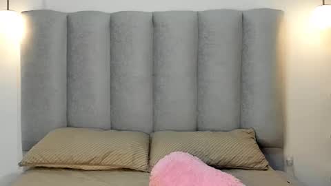 miacleark online show from February 25, 2026, 1:54 pm