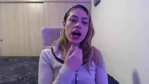 Miia  online show from November 22, 2025, 2:21 am