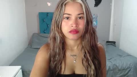 miacumgirl online show from March 25, 2026, 12:33 pm