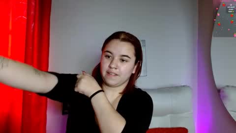 MiaDamour online show from October 3, 2025, 1:52 pm