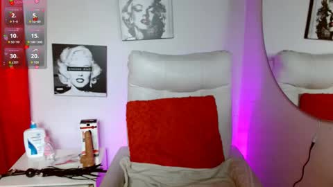 MiaDamour online show from October 4, 2025, 1:09 pm