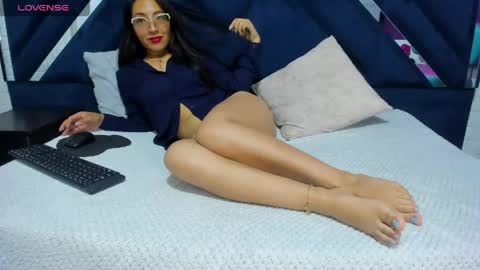 Snapshot of miadivinehyh chatting on May 12, 2026, 1:41 pm miadivinehyh online show from May 12, 2026, 1:41 pm