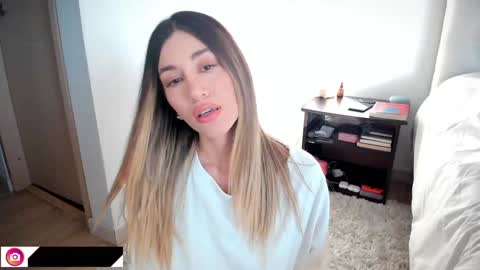 Mia online show from December 3, 2024, 9:45 pm