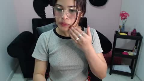 miafuckpussyhard online show from December 19, 2025, 12:23 pm