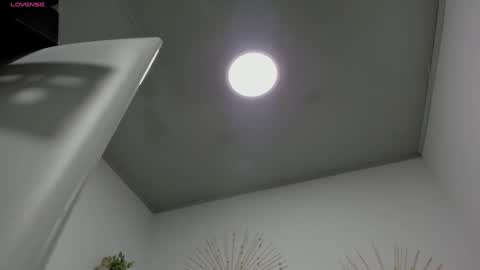 Snapshot of miah_bigboobs chatting on January 31, 2025, 8:32 am Miah Collins online show from January 31, 2025, 8:32 am