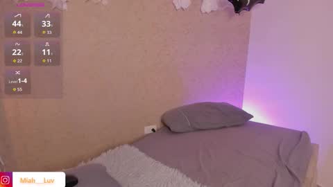 Snapshot of miah_luv chatting on October 23, 2025, 9:02 pm Miah online show from October 23, 2025, 9:02 pm