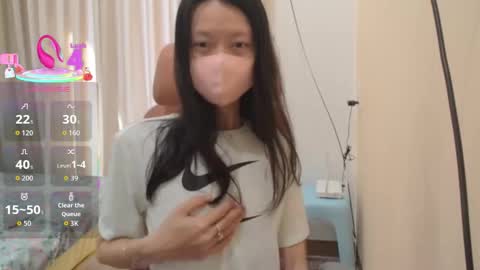 miahchan68 online show from November 15, 2025, 2:09 am