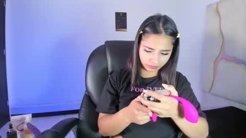 Snapshot of miahsex69 chatting on October 30, 2025, 3:30 am miahsex69 online show from October 30, 2025, 3:30 am