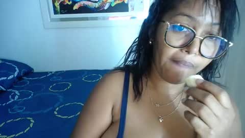 miajoseph_ online show from January 20, 2025, 7:15 am