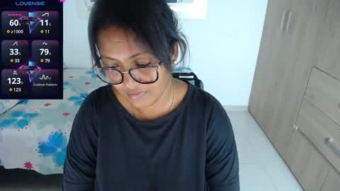 miajoseph_ online show from February 20, 2025, 5:44 am