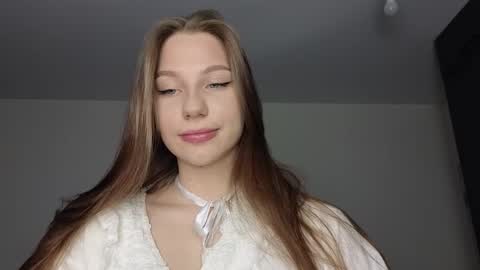 milanaaaa online show from February 25, 2025, 9:24 pm