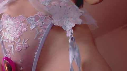 Mia online show from February 8, 2026, 11:08 pm