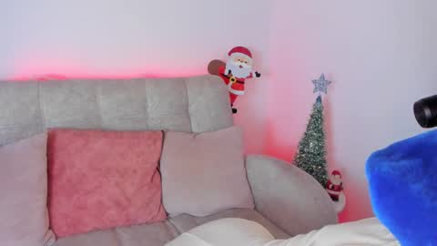 miakris1 online show from December 19, 2024, 2:56 am