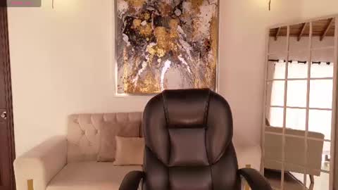 Snapshot of mialaurence_ chatting on June 27, 2026, 6:57 pm Call me Mia online show from June 27, 2026, 6:57 pm