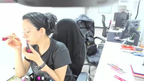 Mia  online show from January 18, 2026, 4:16 am