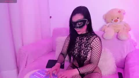Mia online show from June 19, 2026, 2:16 am