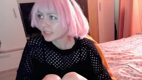 Mia online show from April 17, 2026, 3:59 pm