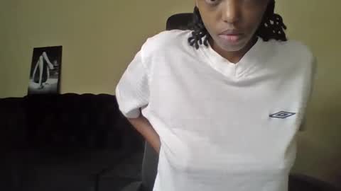 Snapshot of miami_muffin chatting on April 19, 2026, 1:32 pm Muffin online show from April 19, 2026, 1:32 pm