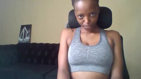 Snapshot of miami_muffin chatting on April 24, 2026, 11:01 am Muffin online show from April 24, 2026, 11:01 am