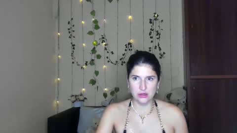 Snapshot of miamilff_sugar chatting on May 19, 2026, 12:44 pm Alianna online show from May 19, 2026, 12:44 pm