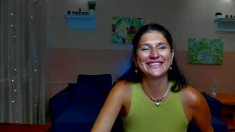 Snapshot of miamilff_sugar chatting on July 5, 2026, 8:10 am Alianna online show from July 5, 2026, 8:10 am