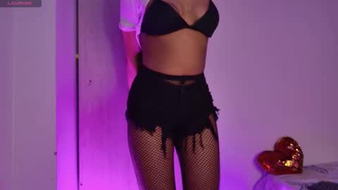 Mia Miller online show from November 6, 2025, 12:33 am