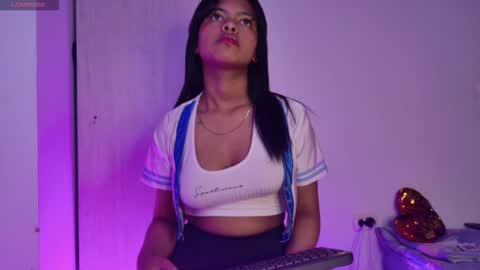 Mia Miller online show from November 10, 2025, 11:26 pm