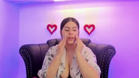 Snapshot of miamontoya chatting on February 25, 2025, 12:34 pm Mia   -5 7001400 Follow  online show from February 25, 2025, 12:34 pm