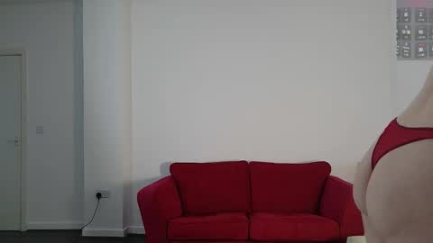 miamoon123 online show from November 14, 2025, 2:49 pm