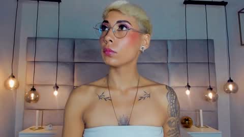 Mia Morgann online show from December 23, 2024, 11:47 am
