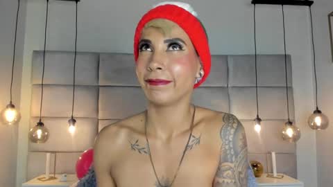 Mia Morgann online show from December 24, 2024, 2:54 pm