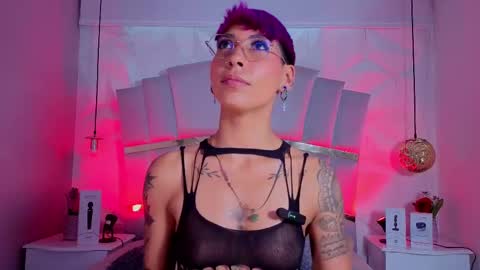 Mia Morgann online show from September 15, 2025, 4:07 pm