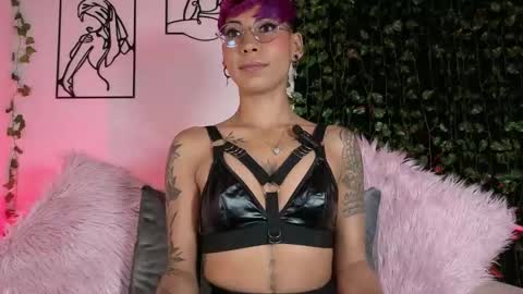 Mia Morgann online show from October 1, 2025, 12:33 pm