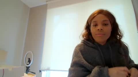 MiaMuffn online show from December 21, 2024, 4:46 pm