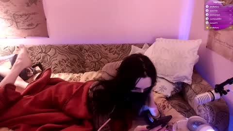 Snapshot of miaowhowl chatting on January 8, 2025, 12:17 am Kristien online show from January 8, 2025, 12:17 am