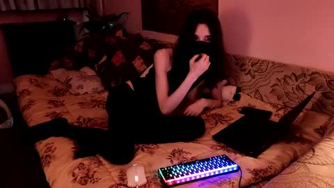 Snapshot of miaowhowl chatting on January 13, 2025, 11:38 pm Kristien online show from January 13, 2025, 11:38 pm