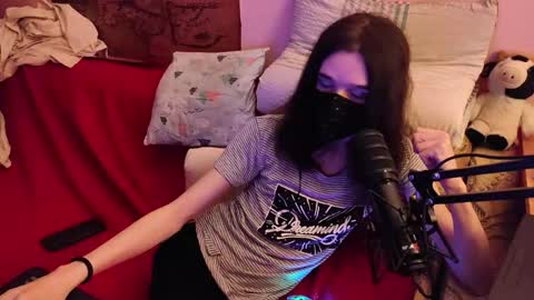 Snapshot of miaowhowl chatting on November 27, 2025, 2:52 pm Kristien online show from November 27, 2025, 2:52 pm