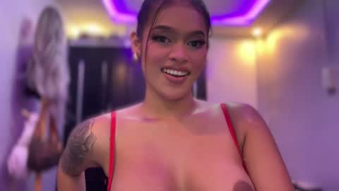 Mia online show from February 17, 2025, 5:21 pm
