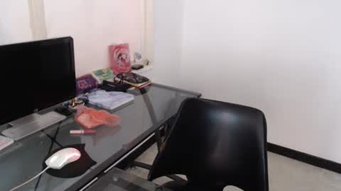 Mia Peyton   online show from December 7, 2024, 2:24 pm