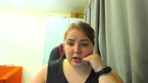 miapisa online show from October 14, 2025, 3:57 pm